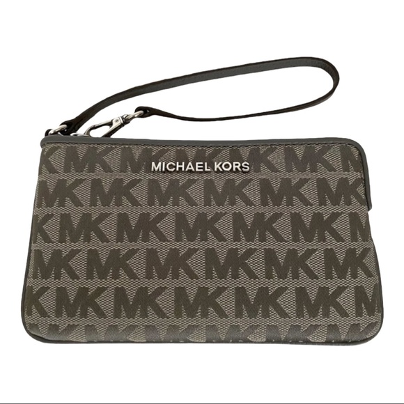 Michael Kors Jet Set Travel Signature Gray Wristlet - Picture 4 of 11